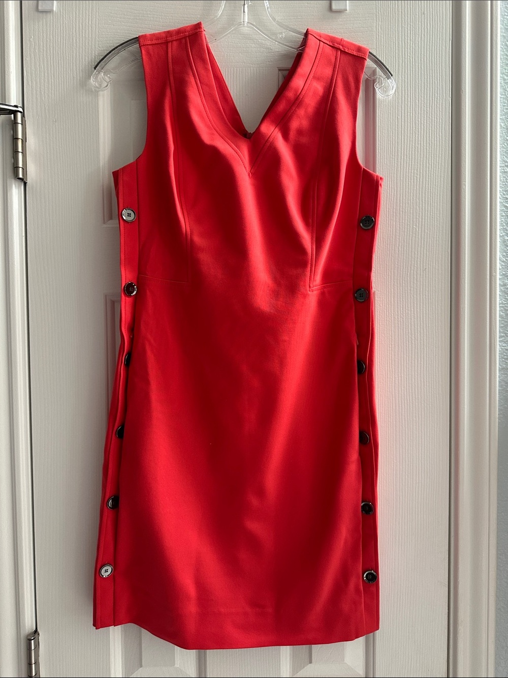 Etcetera Red Coral V-Neck Sleeveless Button-Side Sheath Dress NWOT Women’s 0
